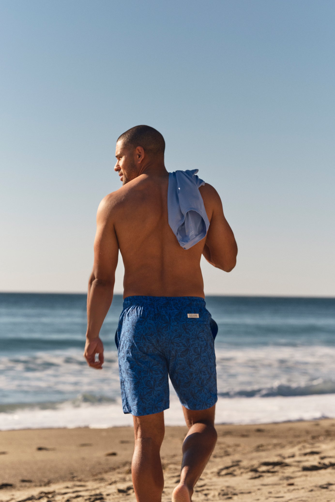 Anchor Trunk | Azure Painted Leaves