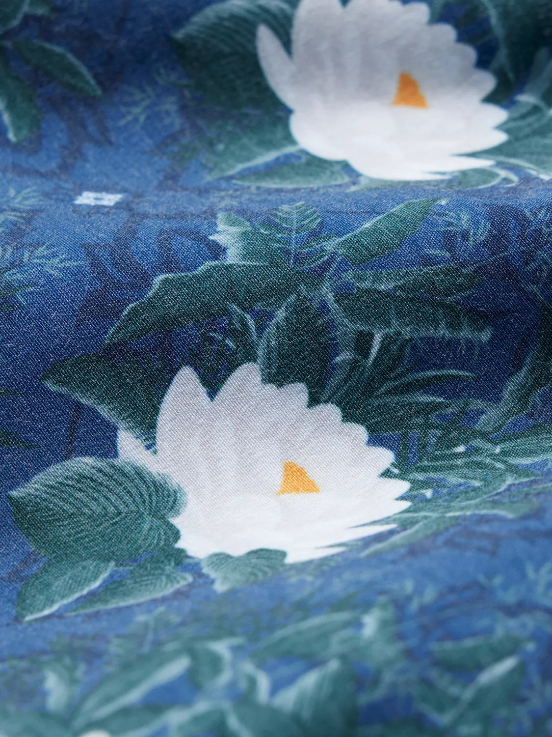 Bayberry Trunk | Navy White Lotus