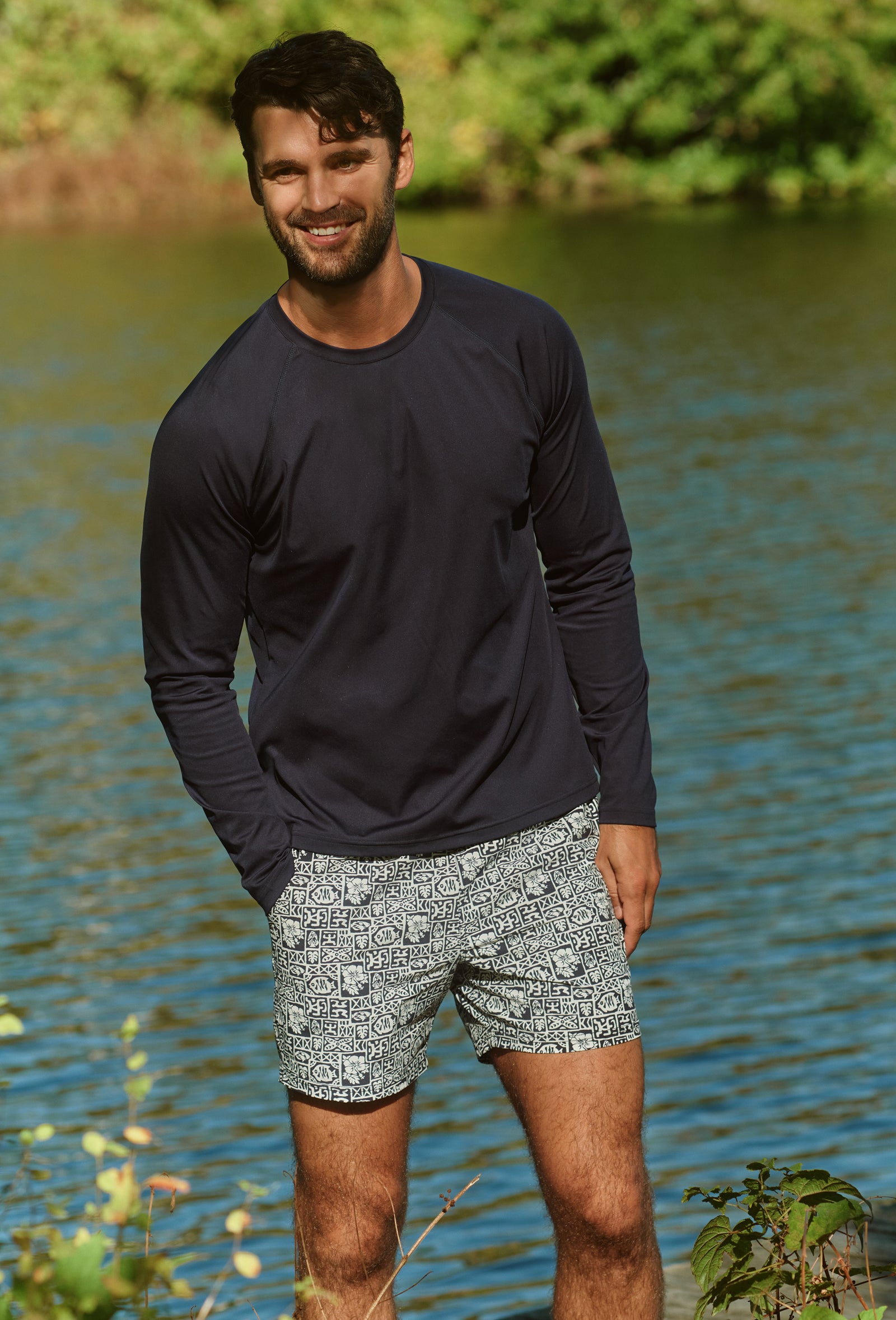 Bungalow Trunk | Black Hibiscus