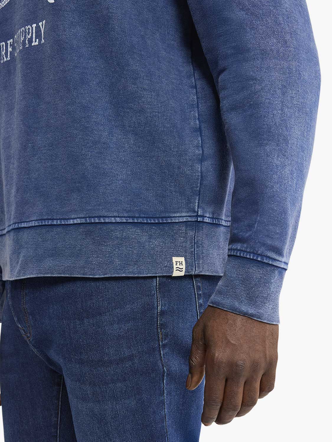 Saltaire Graphic Crewneck | Navy FH Surfboard