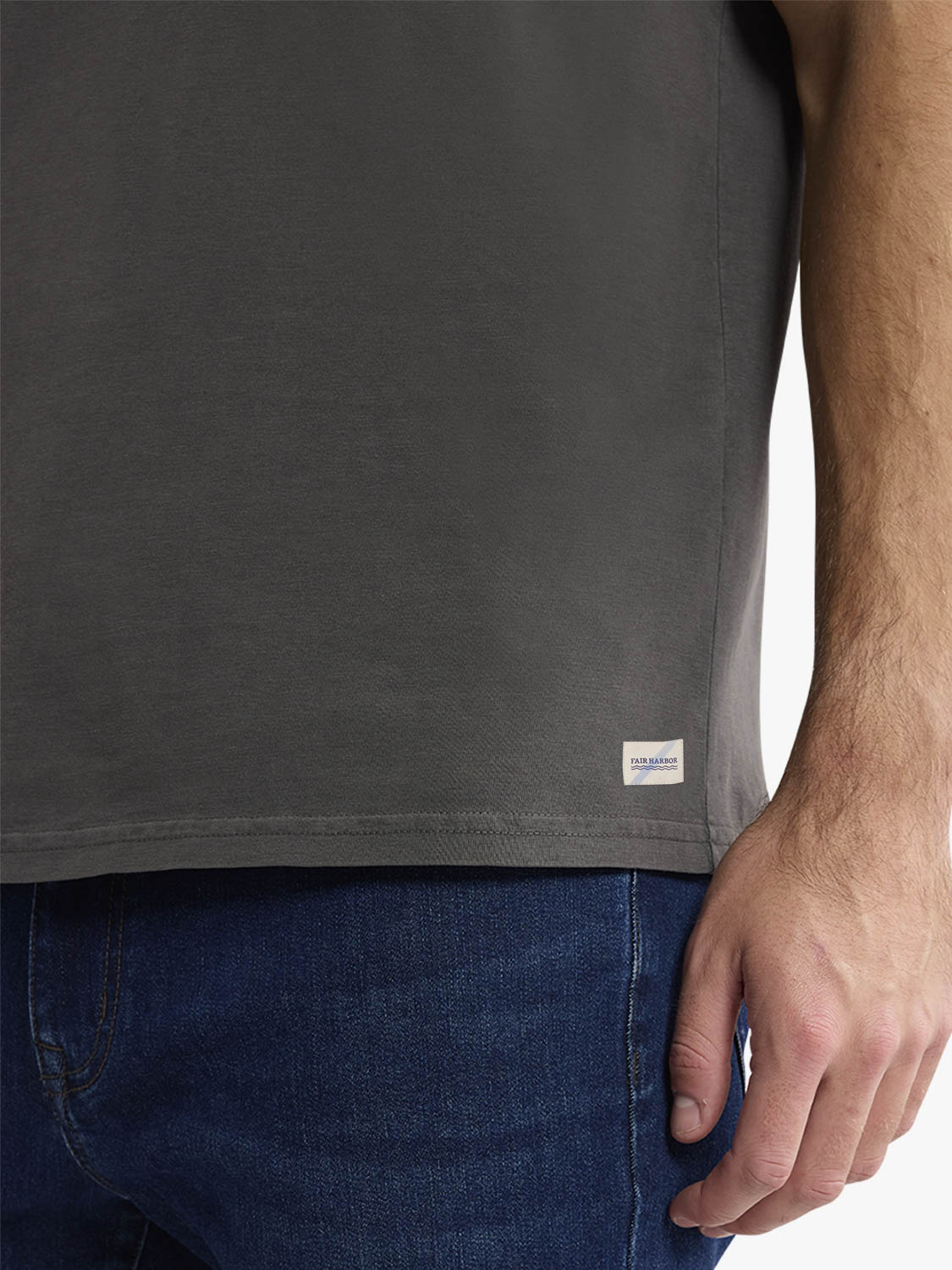 Saltaire Tee | Black
